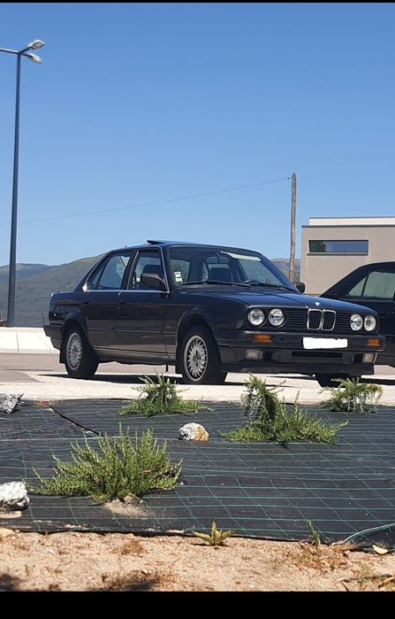 BMW Série 3 (E30) – Um Clássico em Excelente Estado