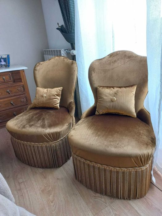 Cadeirões em tecido + almofada decorativa