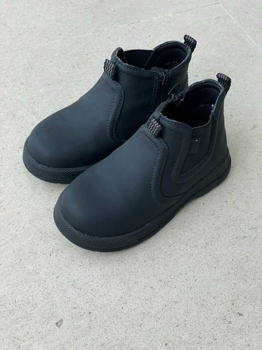 BOTA ENGOMADA para bebe. 23. Zara