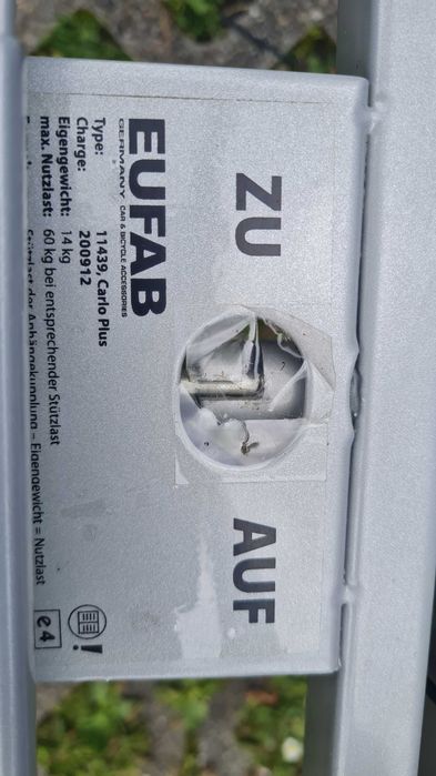 Uchylny bagażnik na dwa rowery na hak, Eufab Ergo Plus.
