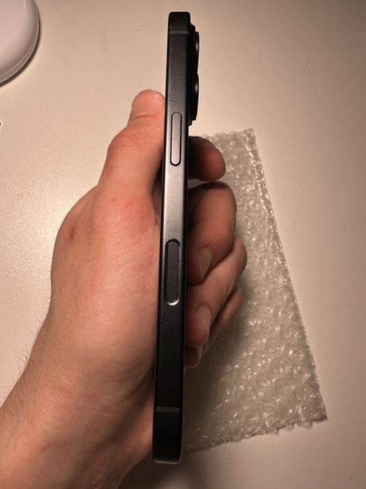 Iphone 16 black icloud 95%