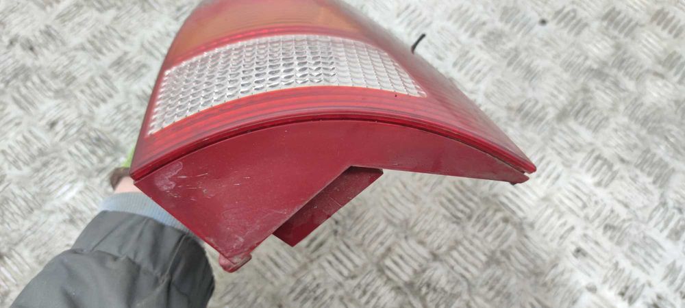 Ford Focus Mk1 Kombi Lampa Prawa Tylna Prawy Tył PT