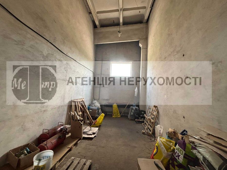 Оренда складу з двома рампами та офісами та власним санвузлом , 348 м2