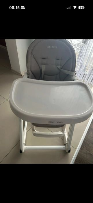 Bujaczek i krzesełko do karmienia.