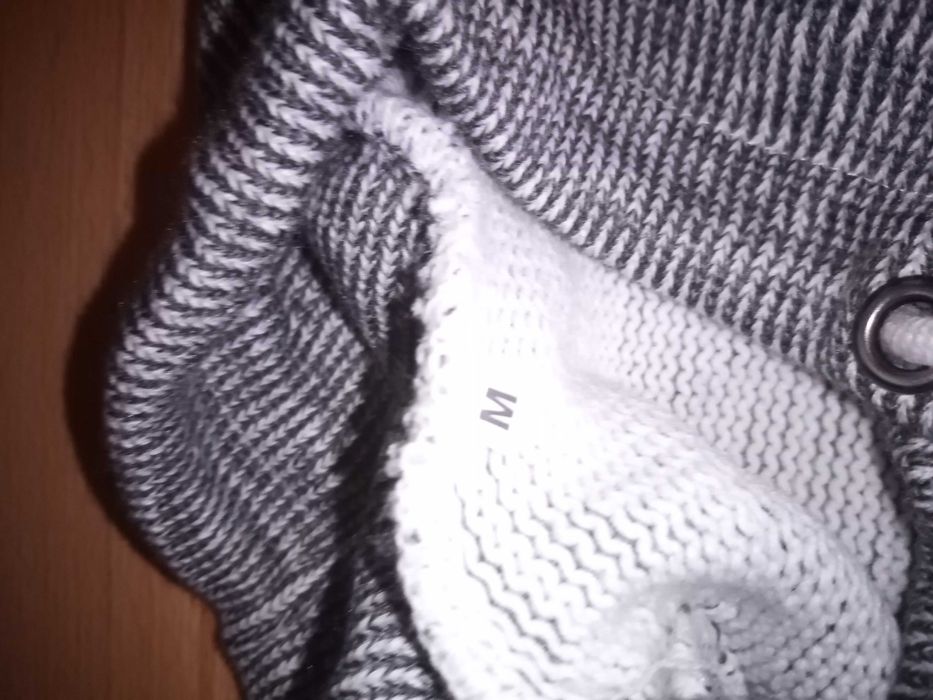 Stylowy, modny i elegancki sweter męski nowy bez metki - rozm. M