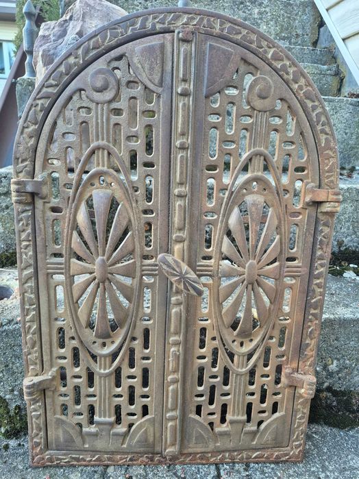 Drzwiczki żeliwne z pieca kaflowego