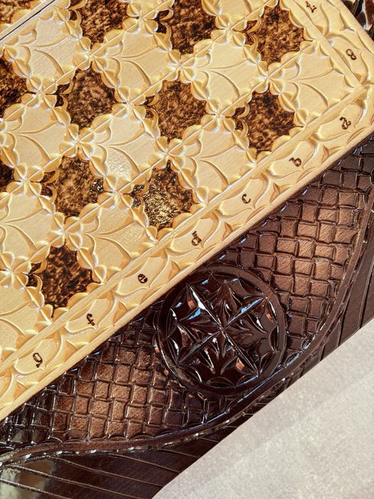 Шикарні шахи, нарди різбляні з дерева