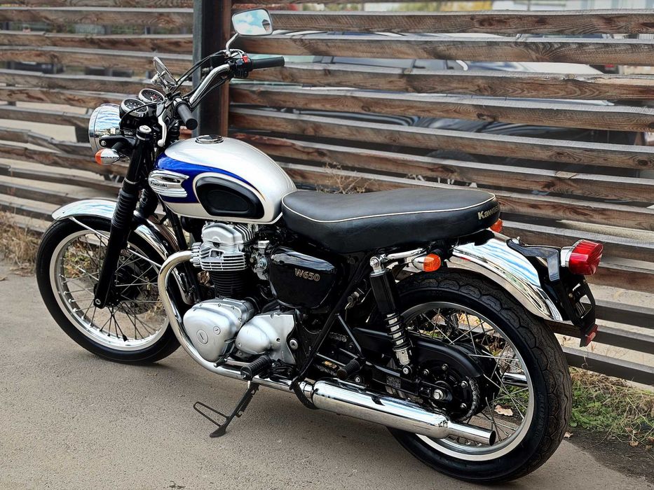 Kawasaki W650 2000 року, 1,3 тис. км пробігу