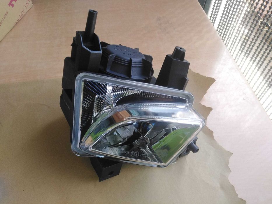 Farol de Nevoeiro Esquerdo Opel Vetra C de 2005 Novo