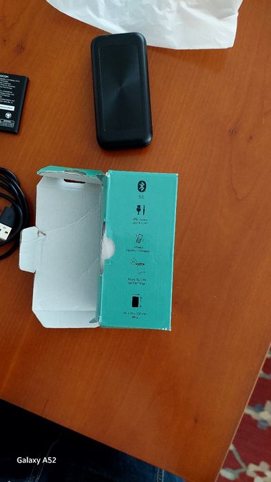 Telemóvel senior praticamente novo. A pessoa para quem foi comprado não se adaptou.