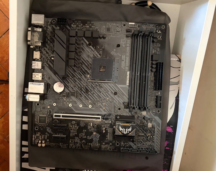 Computador / caixa e peça indicada em bom estado