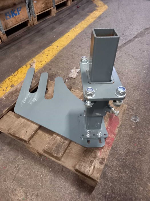 Deflektor lewy kompletny Belka 80mm Au/04317