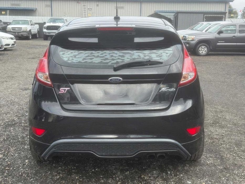 Ford Fiesta ST      2015