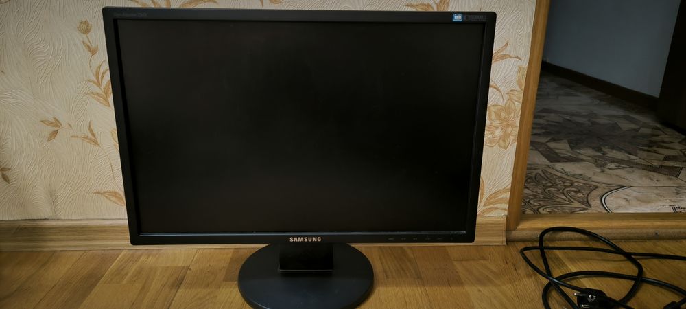 Монитор Samsung SyncMaster 2243NW
