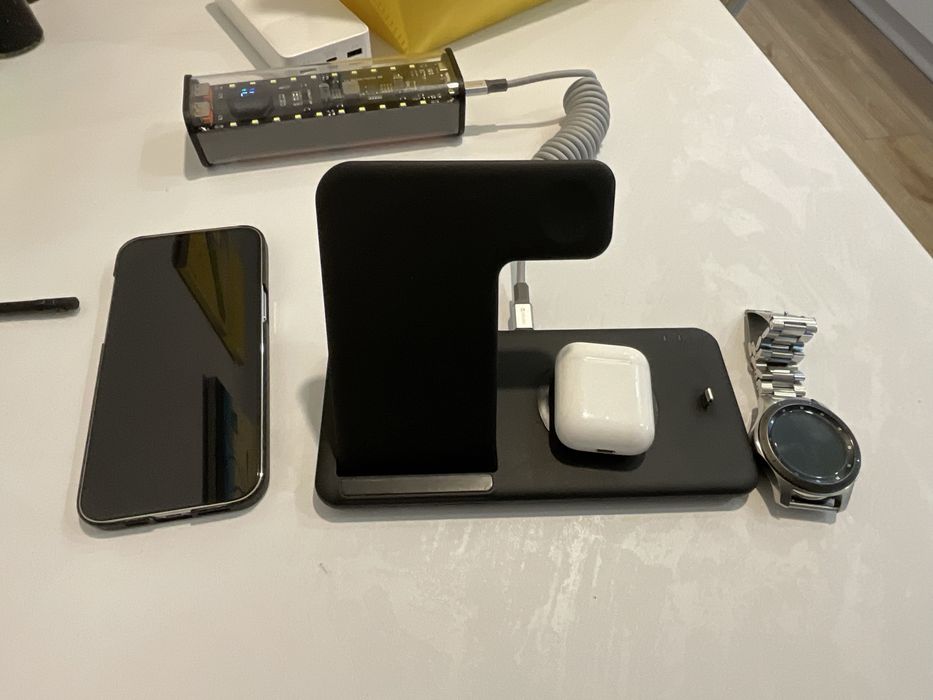 Бездротовий зарядний пристрій док станція 4 in 1 wireless