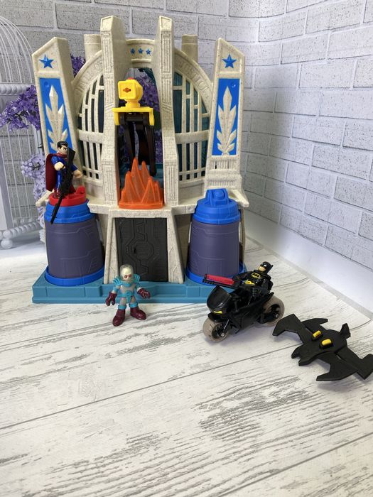 Іграшки Fisher-Price Imaginext DC Super Friends база Бетмена, Джокера