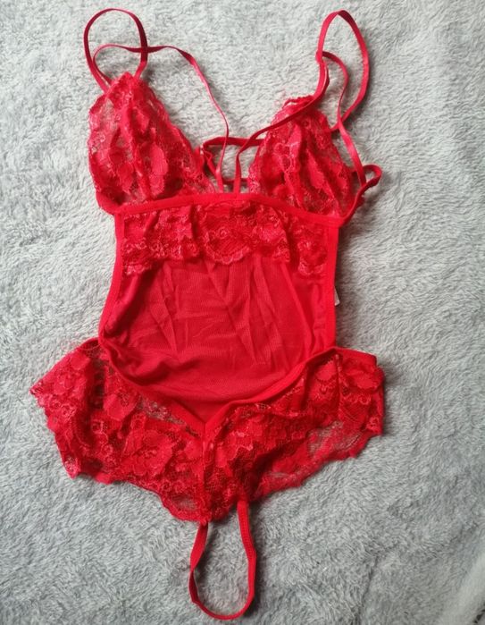 Czerwone koronkowe damskie  nowe body sm
