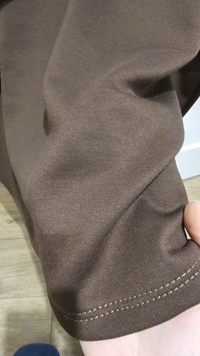 Bluza czekoladowa masełko , z cekinami z falbanką