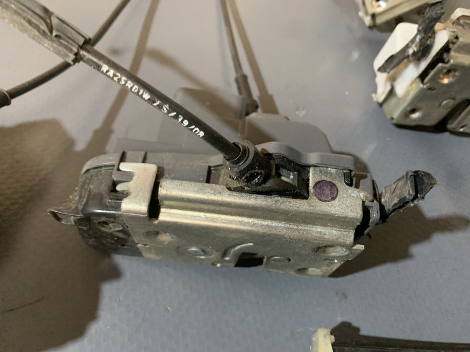 Fechadura fecho porta tras direita Renault scenic II