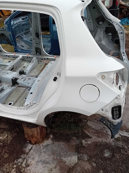 Błotnik ramka Lewa Toyota Yaris III 11 / 20 r