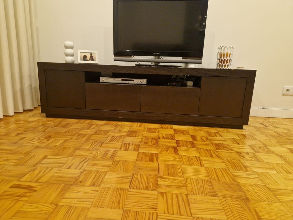 Movel Tv, em wengue madeira maciça 180x050
