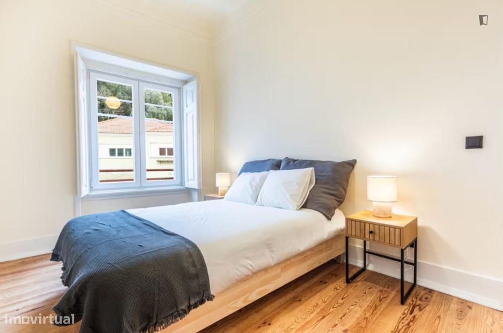 Apartamento com 4 quartos - localizado em Anjos Lisbon
