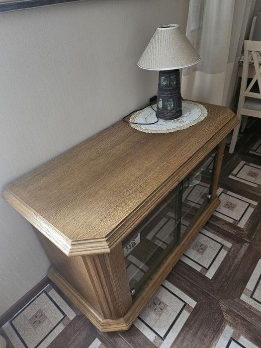 Комод натур дерево з скляними дверцятами_ціна договірна