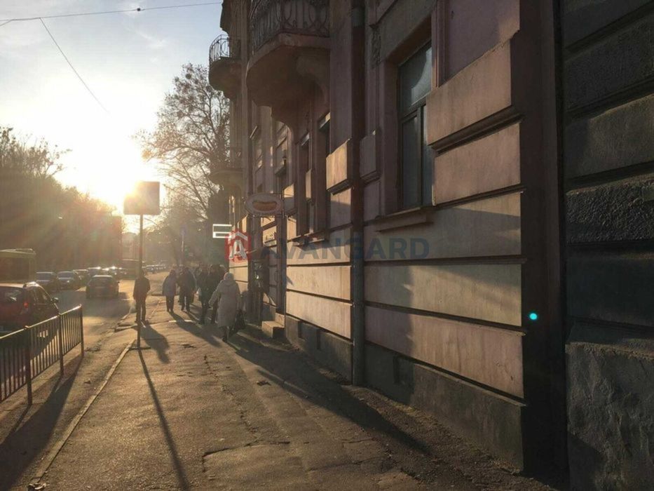 Продаж приміщення площею 98,7 м² на початку вул. Сахарова