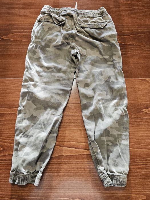 Spodnie, joggery jeans i moro