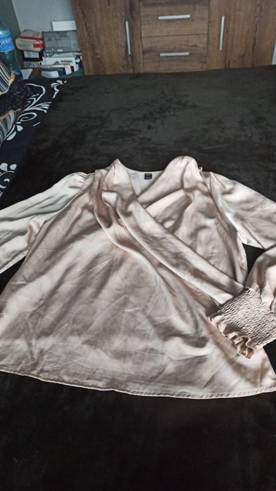 Satynowa beżowa bluzka L