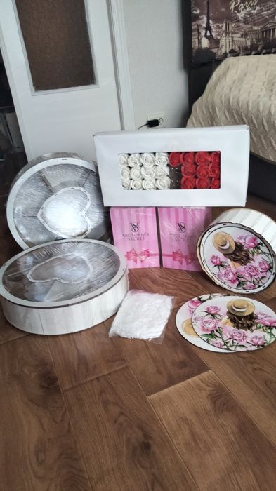 Коробки,розочки для упаковки подарков