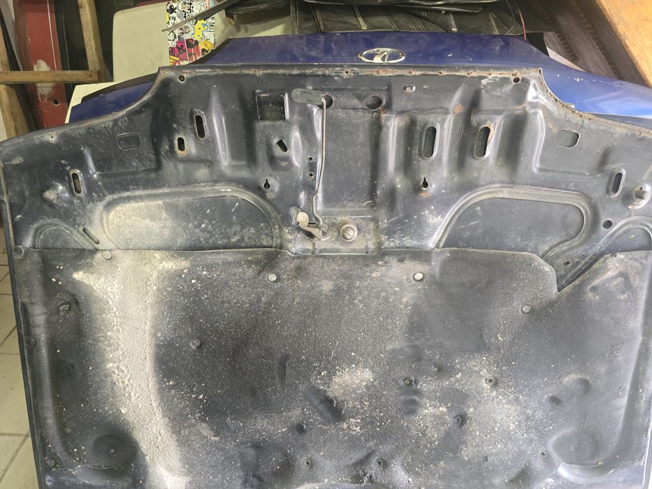 Капот Ваз 2115..