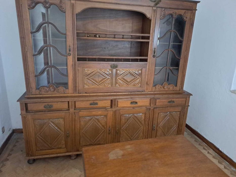 Armário de sala clássico