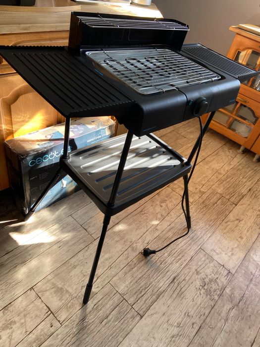 Grill elektryczny Cecotec 2400W