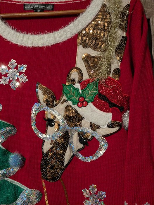 Sweter świąteczny United States Sweaters M cekiny choinka żyrafa