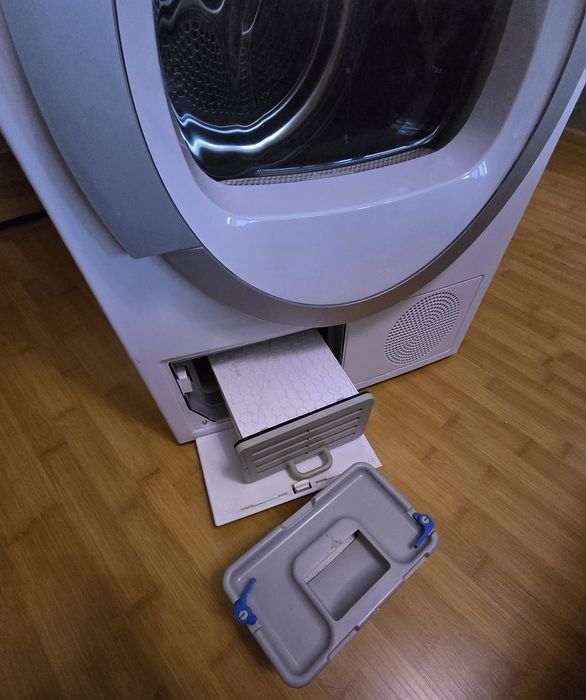 Сушильная машина Bosch WTG 86400 PL