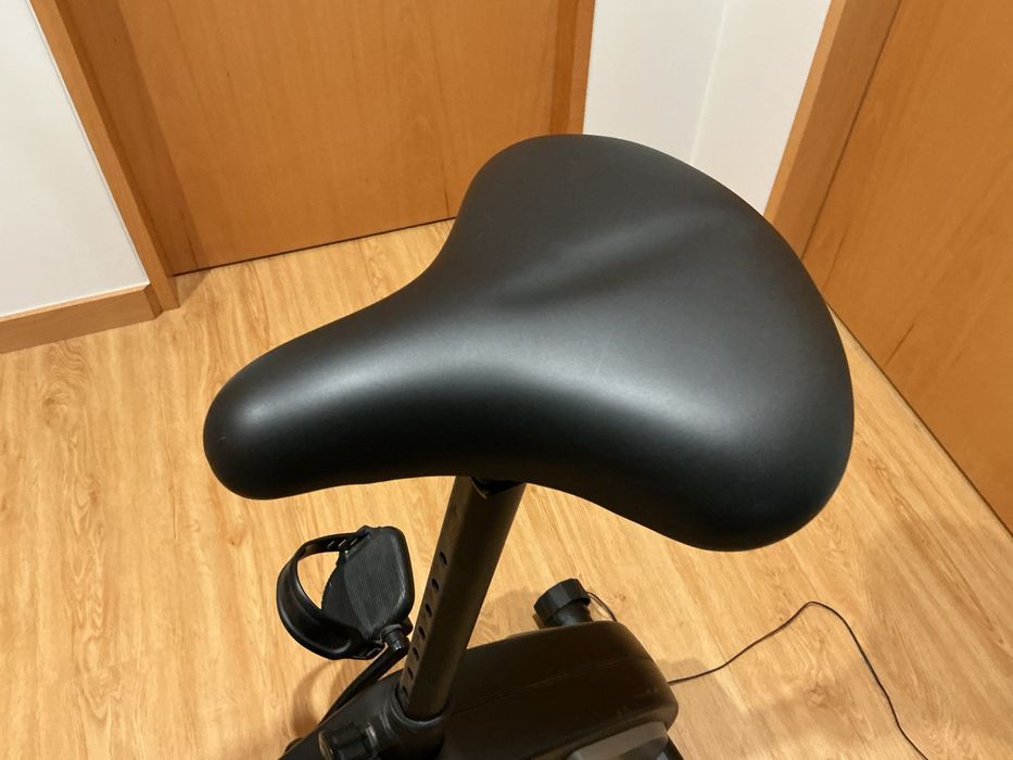Bicicleta estática decathlon essential 06