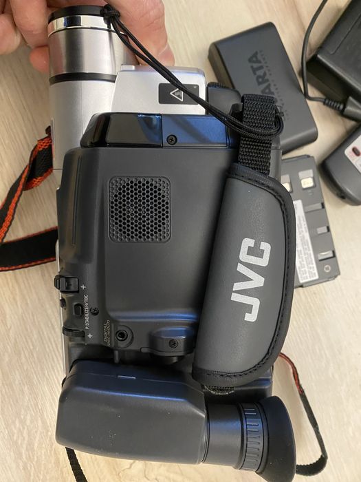 Вінтажка відеокамера JVC GR-SMX730U в ідеальному стані повний комплект