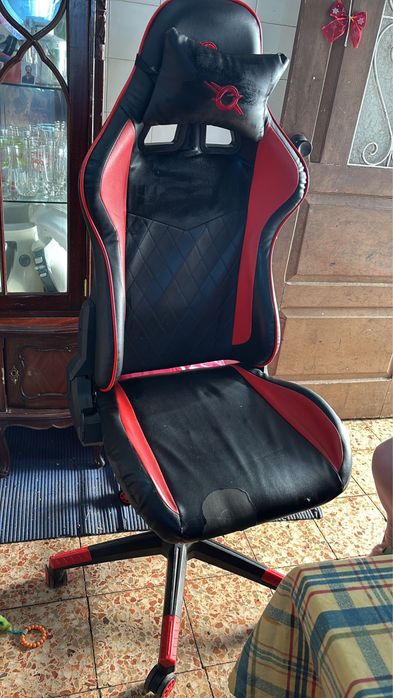 Cadeira gamer em bom estado