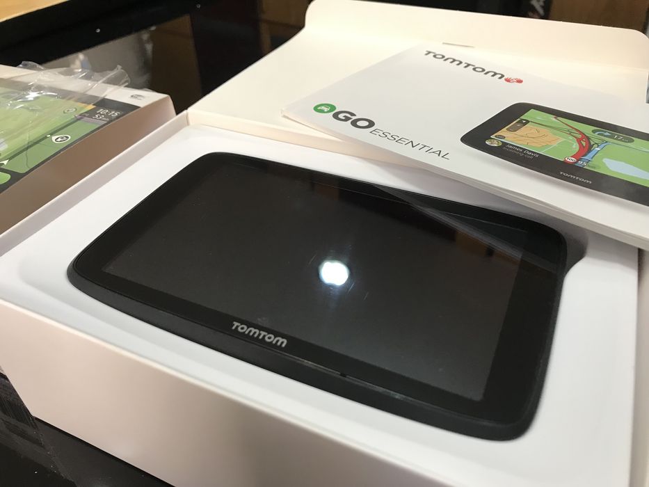 GPS Tomtom GO ESSENTIAL (ecra grande de 6”) - IMACULADO - C/ NOVO