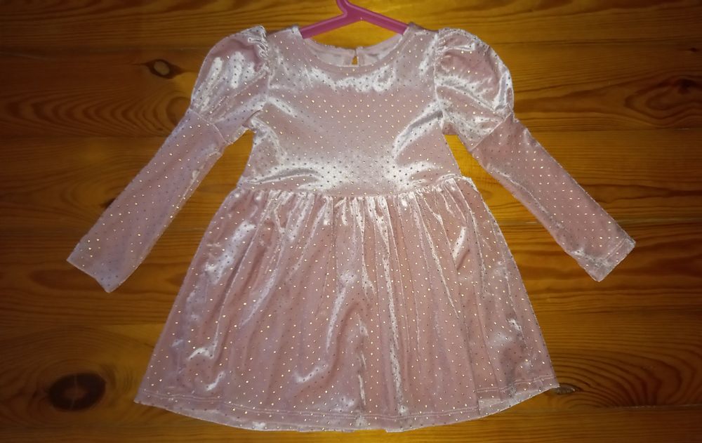 Śliczna sukieneczka rozmiar 98