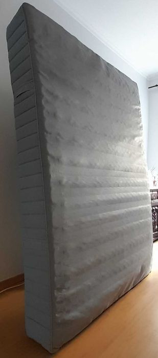 Colchão ikea 140x200cm