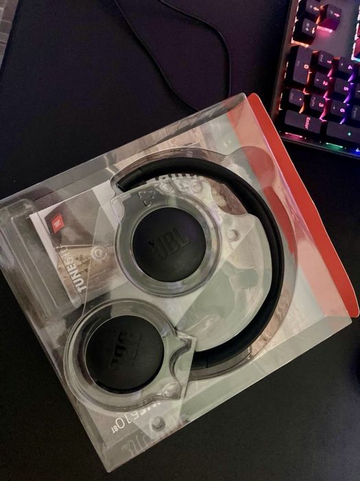 JBL Tune 510BT — беспроводные наушники, отличное состояние