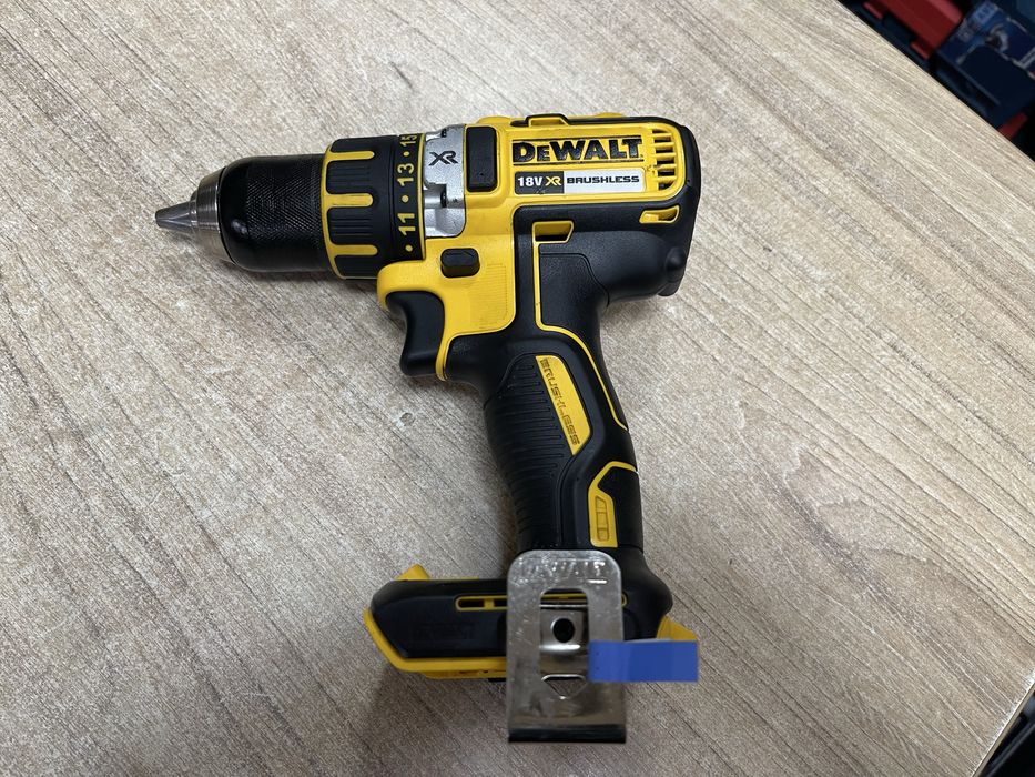 Dewalt DCD790 / безщітковий шурупокрут Девольт