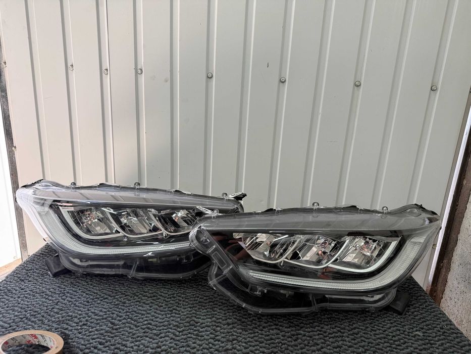 Фара ліва права Toyota Yaris IV 19-23 фара ліва права Тойота Яріс 4