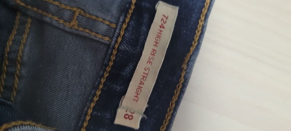 Spodnie Levi's  724 roz28