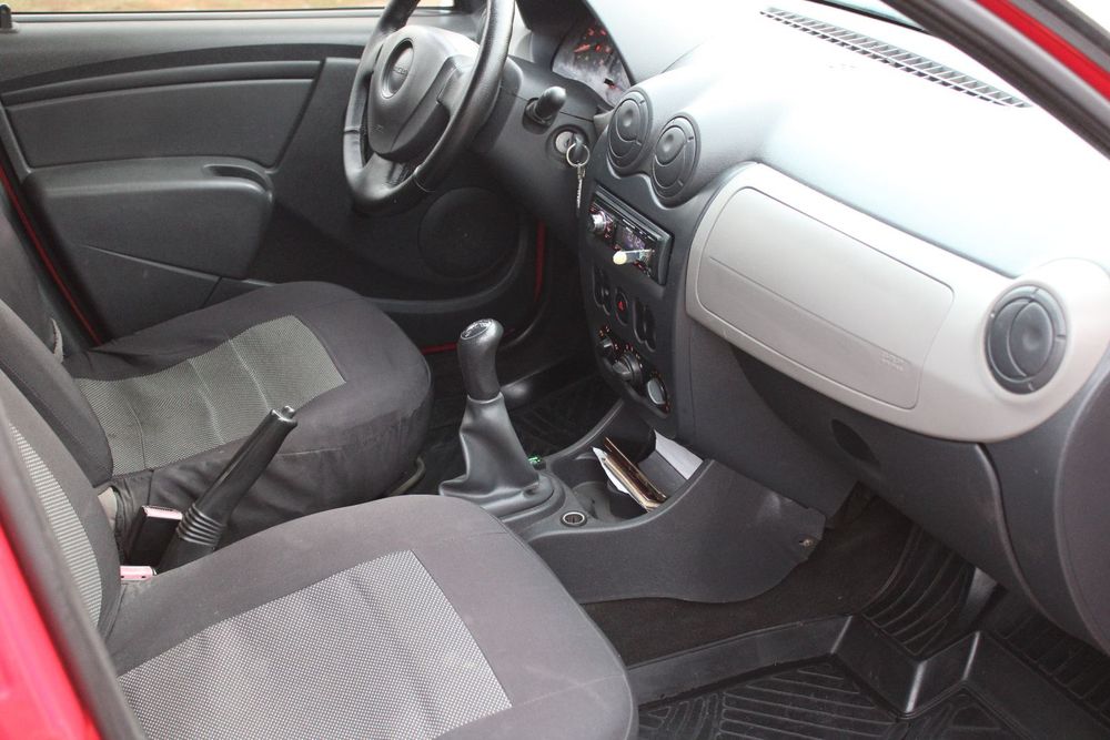 Продам Сандеріка в гарному стані з ГБО.