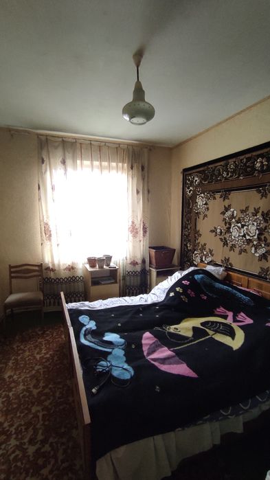 Продам 3 комн квартиру с холлом в центре Верхнеднепровска
