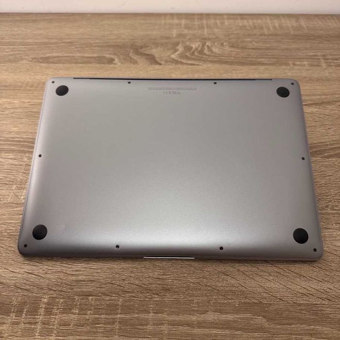 Apple Macbook Air A2337 2020 року M1 / 16Gb / SSD 256Gb (код: M0926)