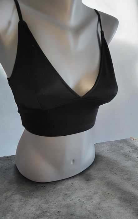 Piękny czarny krótki top Cropp H&M r XS 34 na ramiączkach